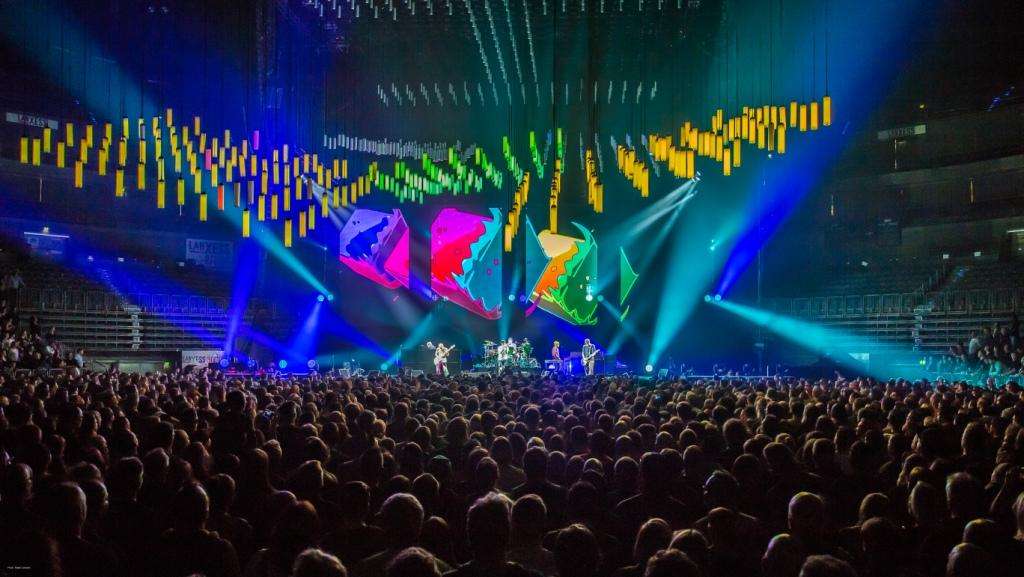 The tour is in support of the band’s eleventh and latest LP, The Getaway (photo: Ralph Larmann)