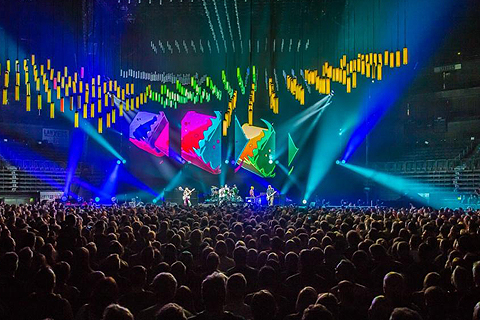 The tour is in support of the band’s eleventh and latest LP, The Getaway (photo: Ralph Larmann)