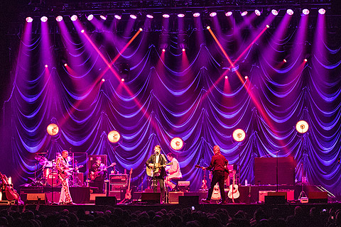 Canadian country rockers Blue Rodeo on their current 1000 Arms tour (photo: Steve Dormer)