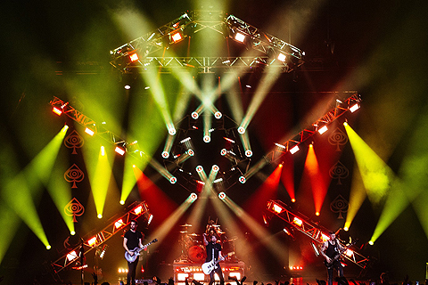 All Time Low are touring prior to the release of the album, Last Young Renegade (photo: Thomas Falcone)