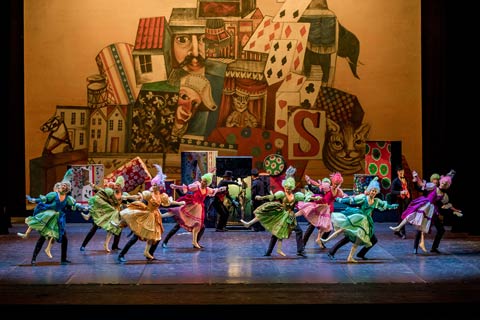 This version of the Nutcracker will be touring again in November 2017 (photo: Luca Vantusso)