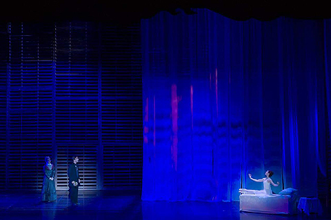 La Traviata performed by the Joburg Ballet, and complimented with the music of Giuseppe Verdi (photo © Lauge Sorensen)