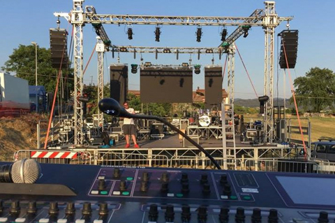 The band is on an extensive 30-date tour across the country