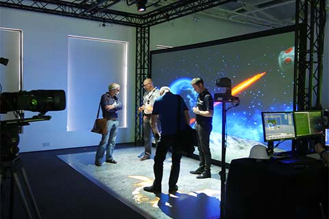 Roadshow guests are invited to take a closer look at the setup