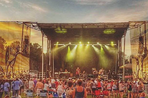 The concert was headlined by former Kid Rock turntablist turned rock star Uncle Kracker