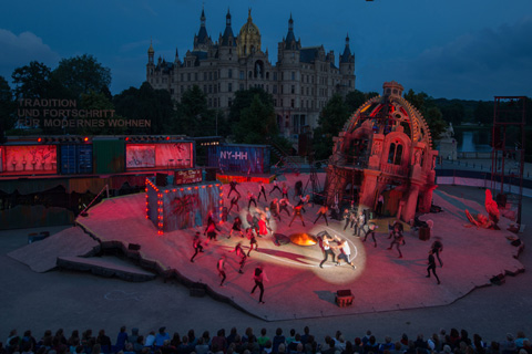 Schlossfestspiele Schwerin hosted West Side Story for a mid-summer run