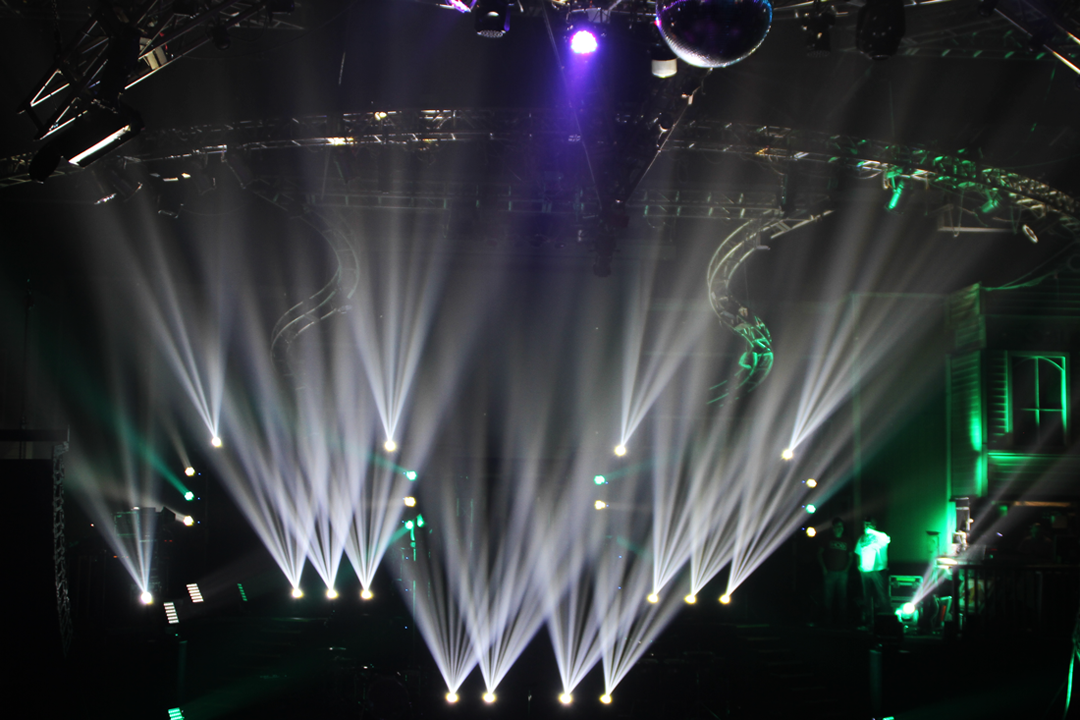 The event took place in the Cowboys Dance Hall, where over 4000 people enjoyed the concert