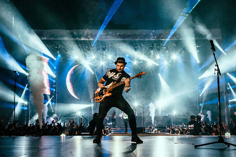 Full production including around 100 Robe moving lights was supplied by ZL Production