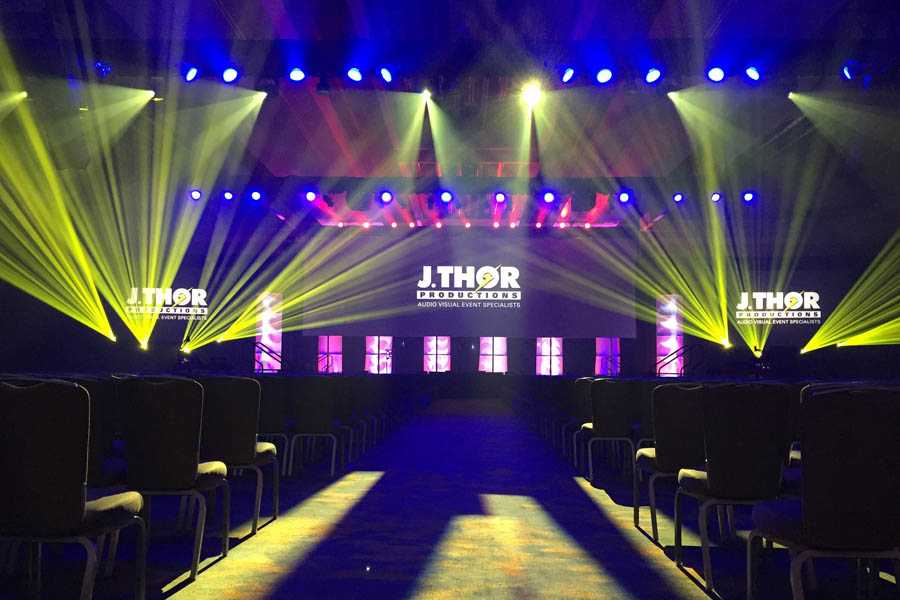 The set was covered by three truss elements