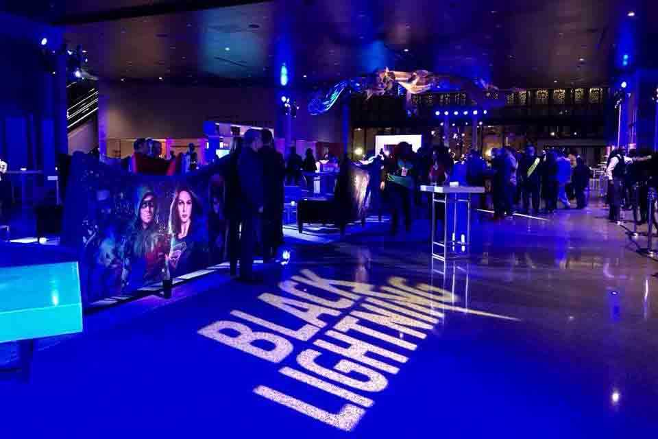 Lighting designer Elizabeth A. Coco set an appropriately festive and glamorous tone