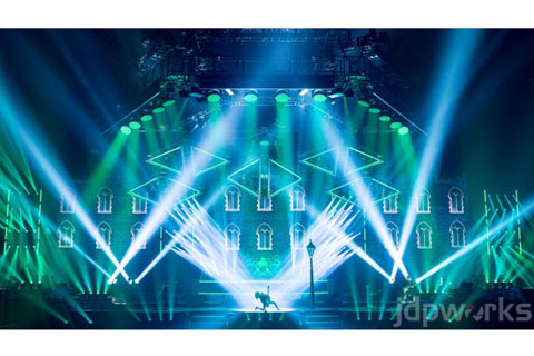 The show's design pays tribute to the late Paul O'Neill, the band's founder and lyricist