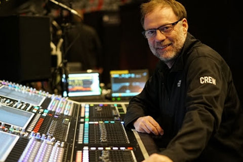 Simon Thomas: “At the end of the day, people still have analogue ears”