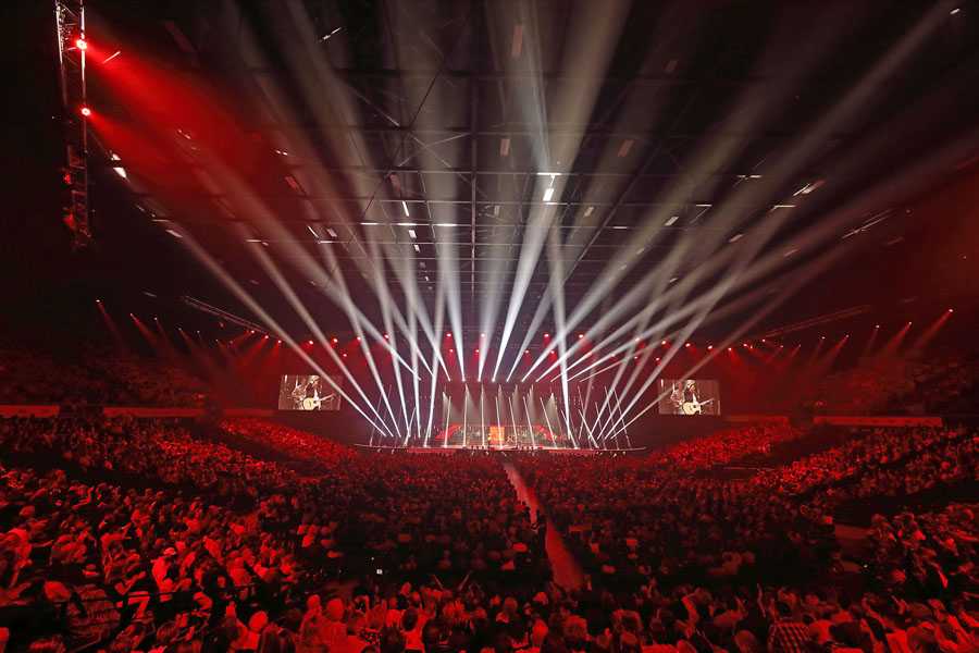 The Sun Arena in Pretoria features a house moving light rig of 90 dynamic Robe fixtures (photo: Duncan Riley)