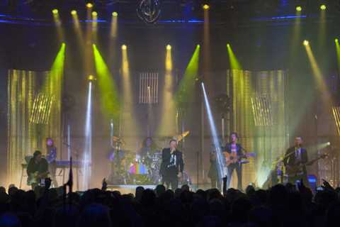 The tour is a showcase tour for the new album, Walk Between Worlds (photo: Lindsay Cave)