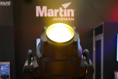 MAC Encore is a new family of full-featured, low weight, LED moving heads