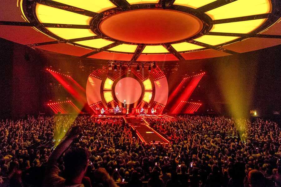 Over 200 Robe moving lights featured on the Indochine rig (photo: Jonathan Grimaux)