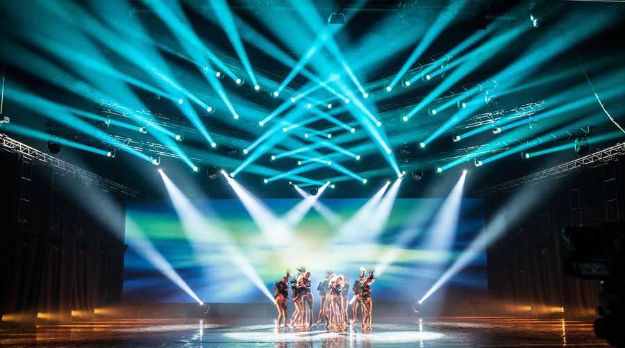 The performance comprised over 50 dance segments (photo: Rik Uyttersprot)