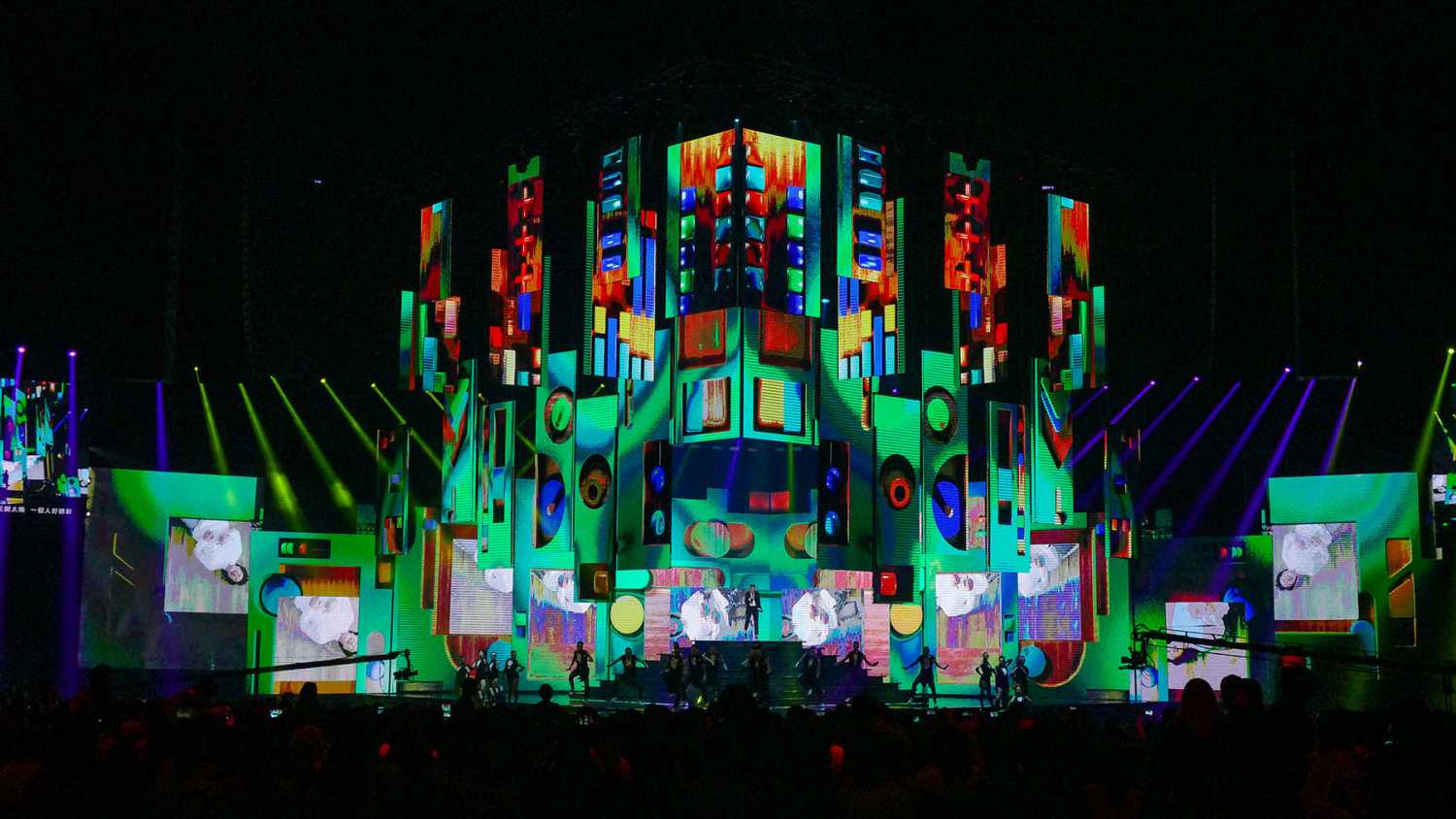 The show was broadcast live by Taiwan national TV throughout South-East Asia (photo: Jens Poehlker)