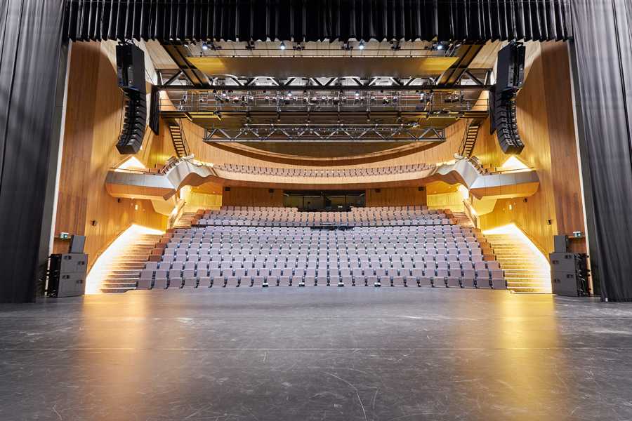 The main performance space is the 680-seat Ivo Maupertuis Theatre