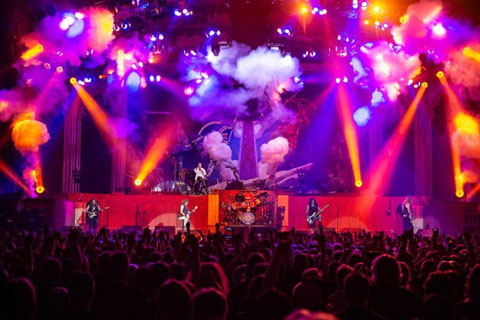 Philips Vari-Lite VL6000 Beams in action on Iron Maiden's Legacy of the Beast tour (photo: John McMurtrie)