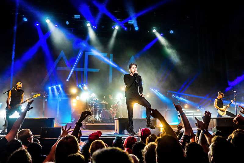 The lightshow is designed by Kelsey Gonzalez and Cort Lawrence (Trocchio Photography)