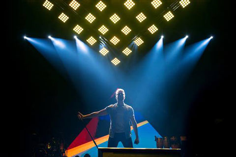 The tour features a dramatic lighting design by Chus Fernandez