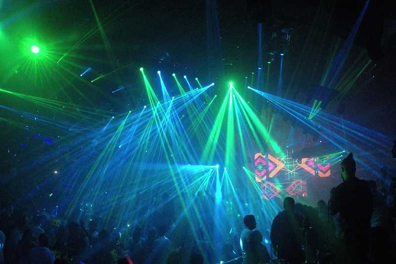 This vast multi-level club boasts an awe-inspiring lightshow