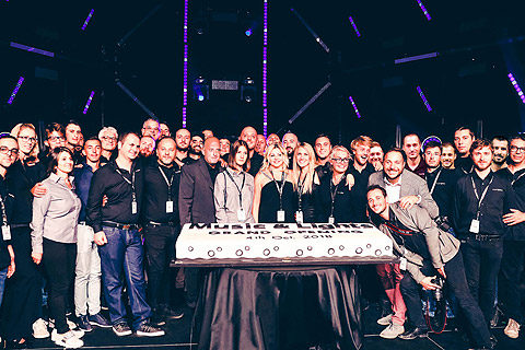 Customers, distributors and international guests enjoyed the grand opening