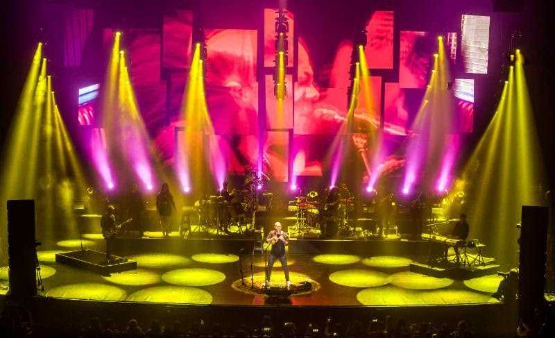 The lighting was designed and operated by Gianfranco Di Vitto