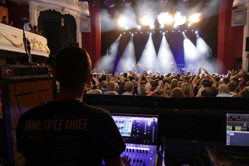 The tour closed with a triumphant performance at the O2 Shepherd’s Bush Empire