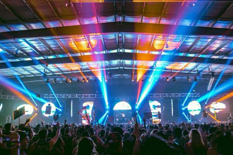 The fast-moving lightshow was designed by Joe Musico and run by lighting director Luis Torres (photo: Tony Cottrell)