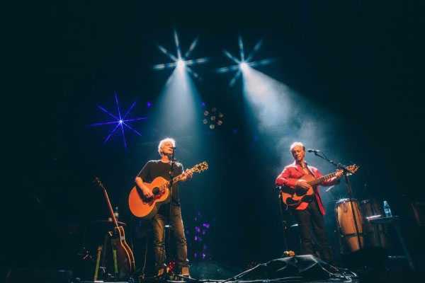 Shalom Hanoch and Matti Caspi took he Main Thing is The Songs show on a tour of the country