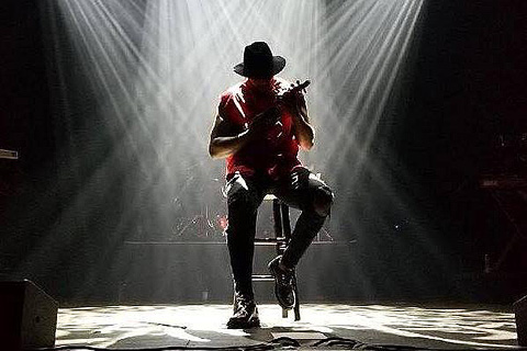 Damien Escobar weaves between old and new musical genres