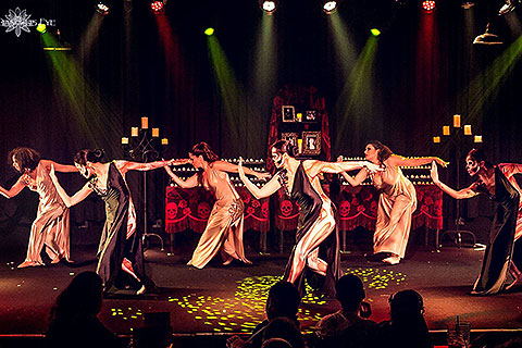 The annual Ravens Night theatrical belly dance revue (photo: The Dancers Eye)