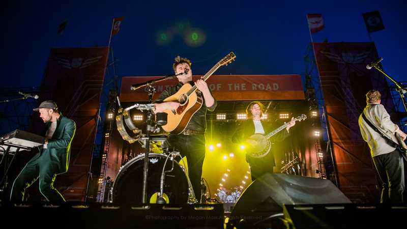 Mumford & Sons down under (photo: Megan Moss)