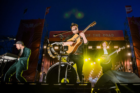 Mumford & Sons down under (photo: Megan Moss)
