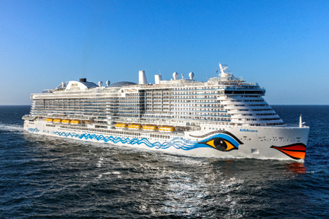 The Theatrium with the 360° stage on the AIDAnova © AIDA Cruises