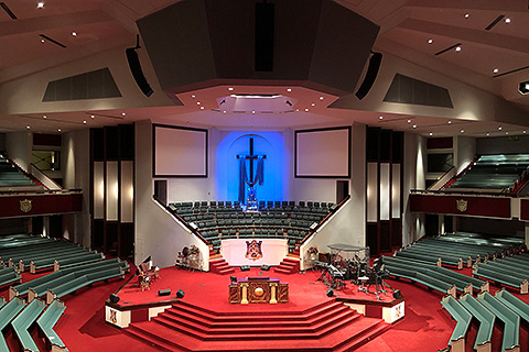 The church’s impressive main sanctuary can seat a congregation of up to 4,000 and is built in the round