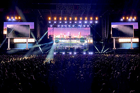 Eminem has broken attendance records around the Southern Hemisphere