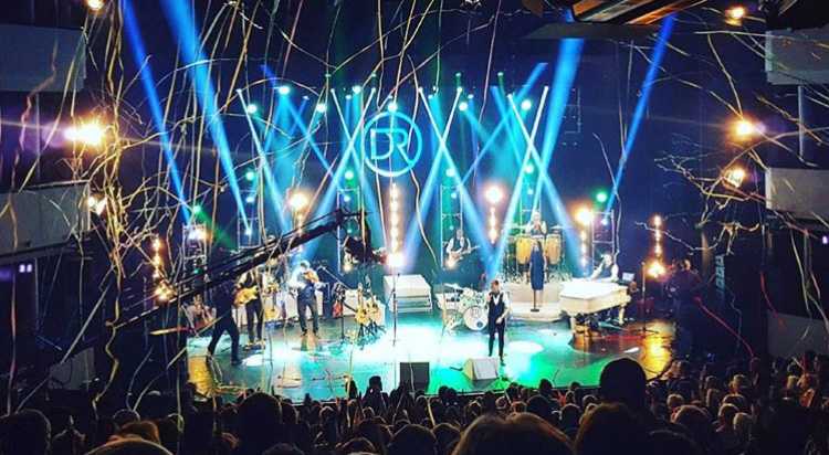 Derek Ryan Live went to number one on the Irish iTunes country music chart