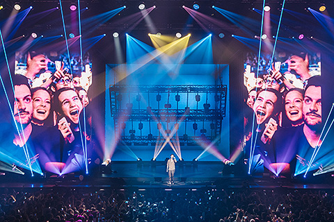Fedez played 15 stadium dates through March and April
