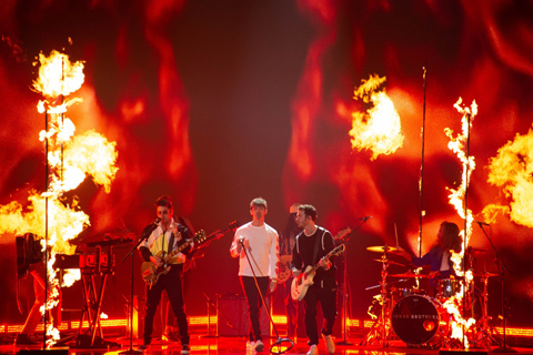 The show was broadcast live from Las Vegas MGM Grand Garden Arena