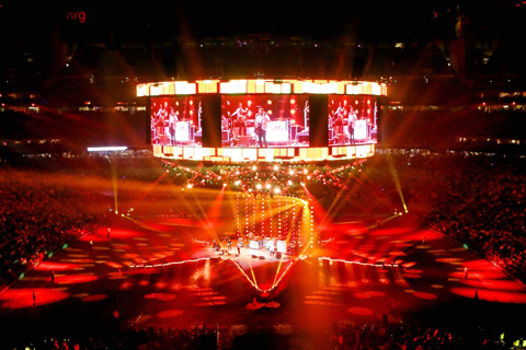 Throughout shows by stars like George Strait and Kacey Musgraves, the massive stage slowly rotated 360° (photo: Ryan Paulin)