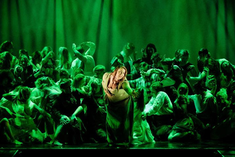 Mikkel Bedsted’s lighting design succeeds in creating a close atmosphere