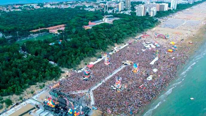 The travelling Jova Beach Party festival is stopping at 15 beach locations