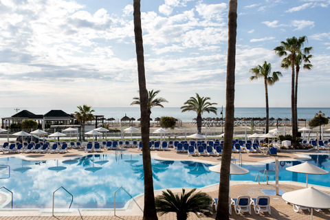 SMY Costa del Sol is located opposite Los Alamos beach in Torremolinos