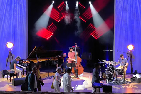 Ahmed Jamal plays la Fondation Louis Vuitton