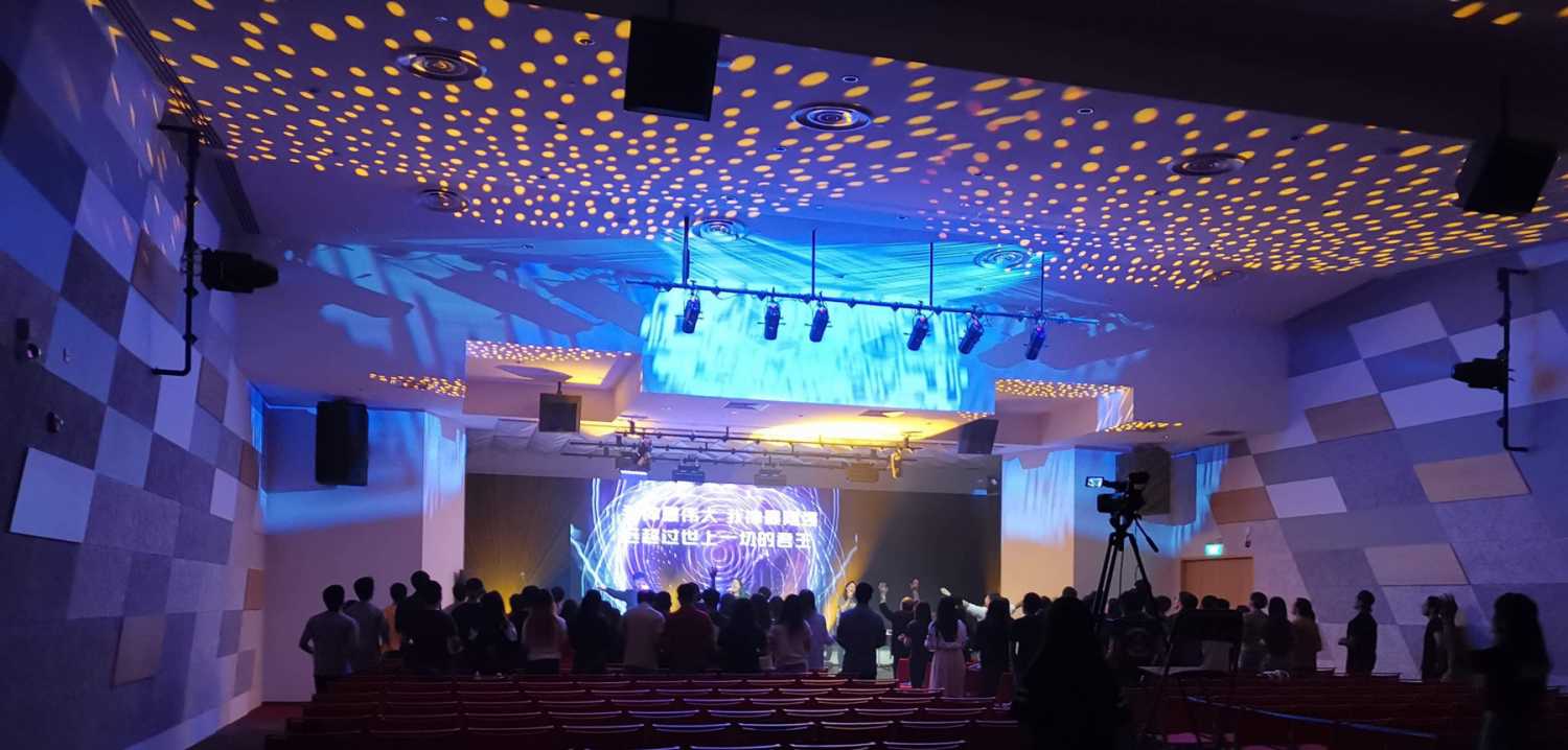 Ayrton MagicBlade-FX and Mistral add colour to the Church of Our Saviour