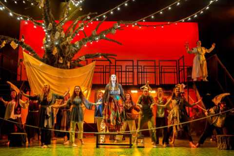 Chauvet Professional’s Ovation luminaires were used to wash the cyc I Photo: Robin Savage