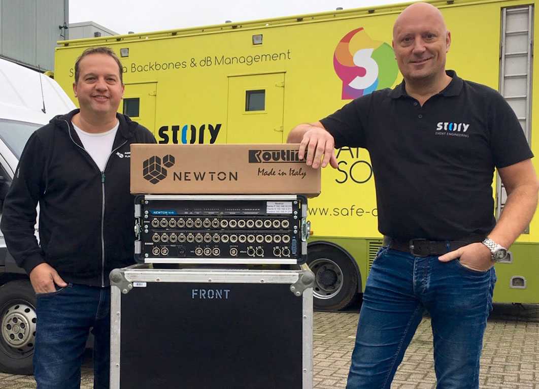 Martin van Kouwen (Ampco Flashlight Sales) and Michael Story